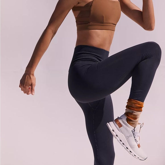 NEW Free People Movement Good Karma Leggings
Leggings - Picture 4 of 9
